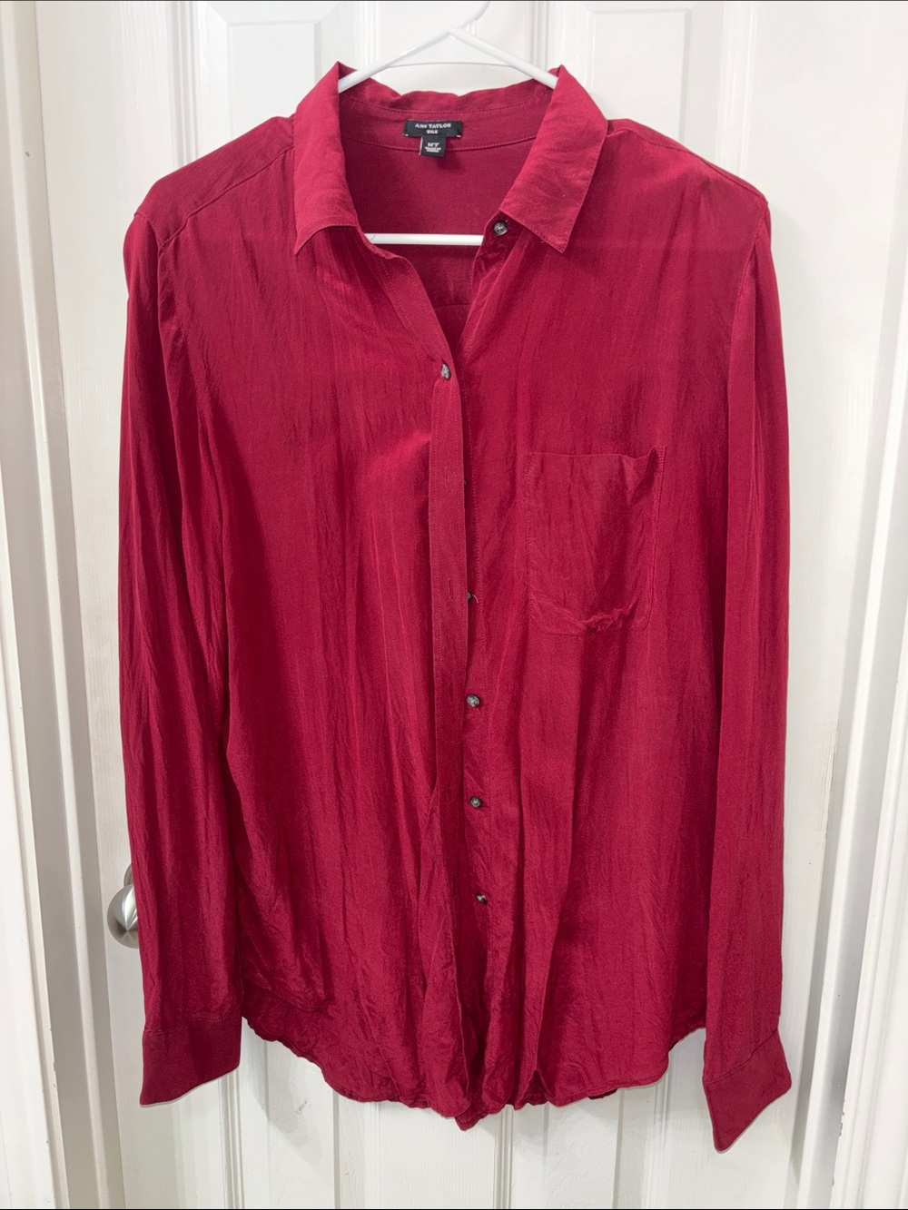 Ann Taylor Silk Shirt Womens M Button-Down Shirt in Deep Red